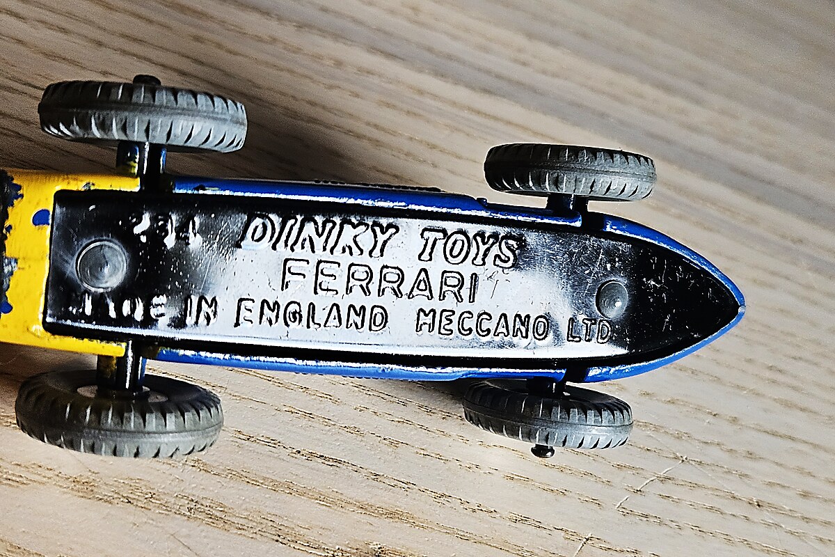 Châssis Dinky 234 Ferrari Made in England