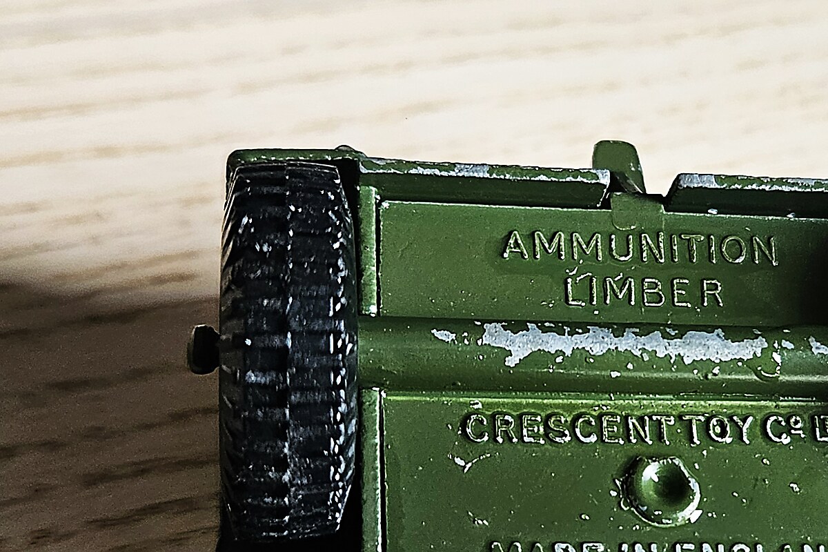 Dessous gravé Ammunition Limber Crescent Toy Co Ltd Made in England