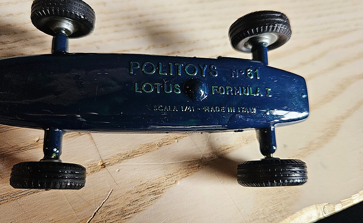 Dessous gravé Politoys N°61 Lotus Formula 1 Scala 1/41 Made in Italy
