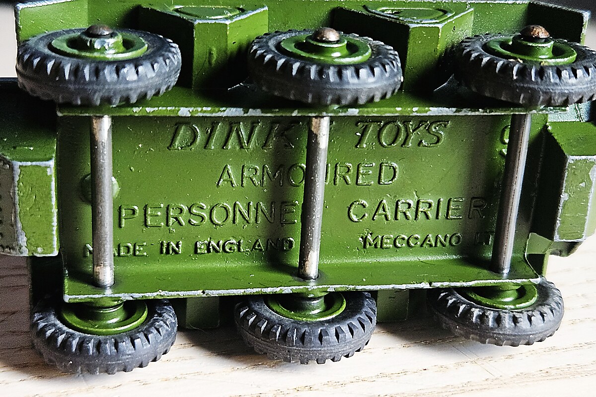 Châssis Dinky 676 Armoured Personnel Carrier