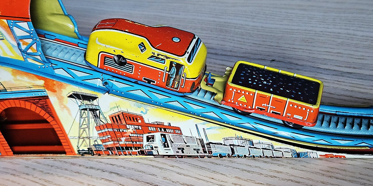 Ensemble mine mécanique Technofix 294 avec viaduc et décor de charbonnage
