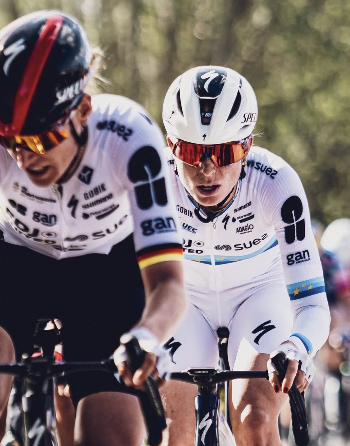 Duel dans le peloton du cyclisme professionnel féminin